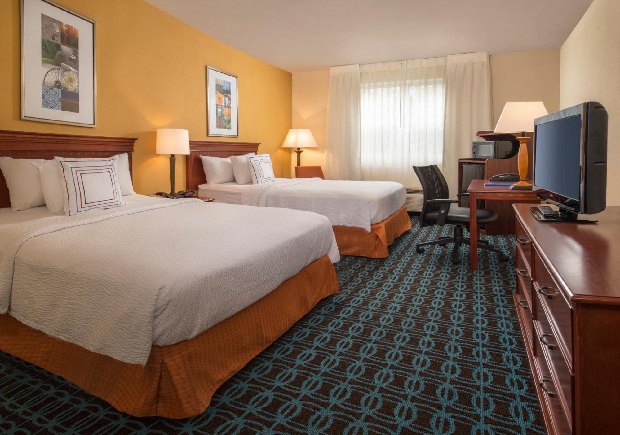 Hotel Fairfield & By Marriott 3*