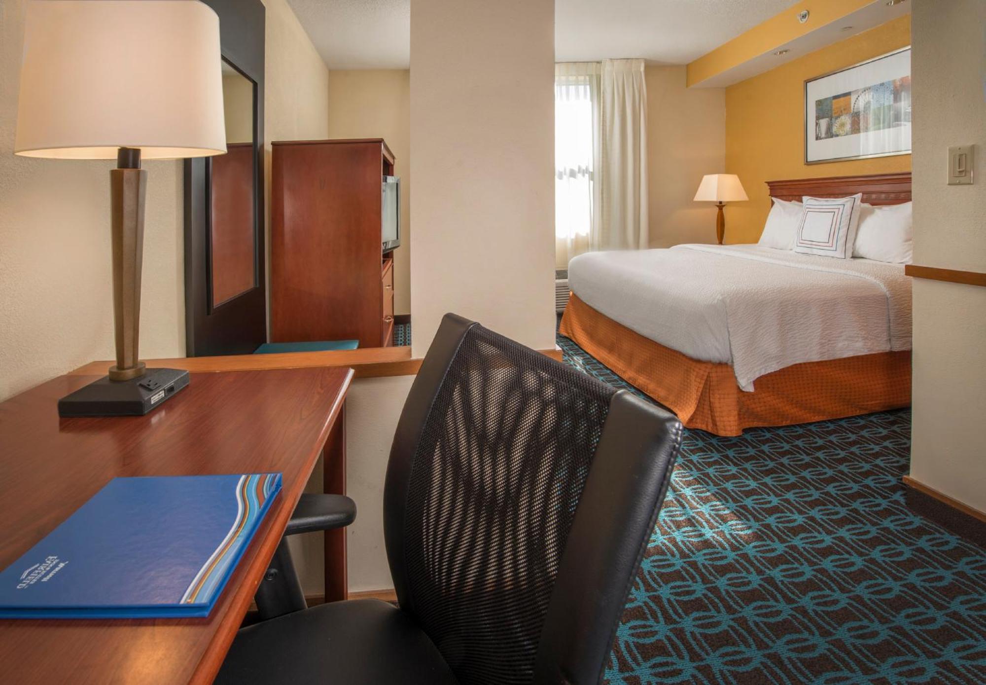 Hotel Fairfield & By Marriott