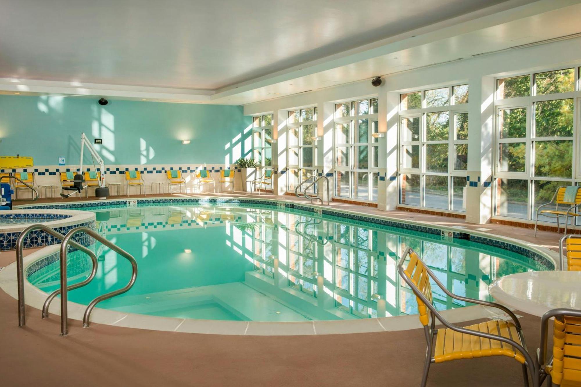 Hotel Fairfield & By Marriott